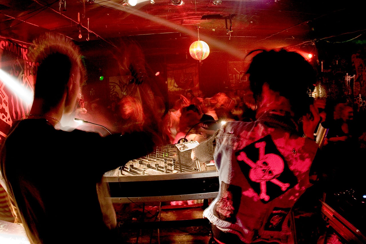 * Image 3